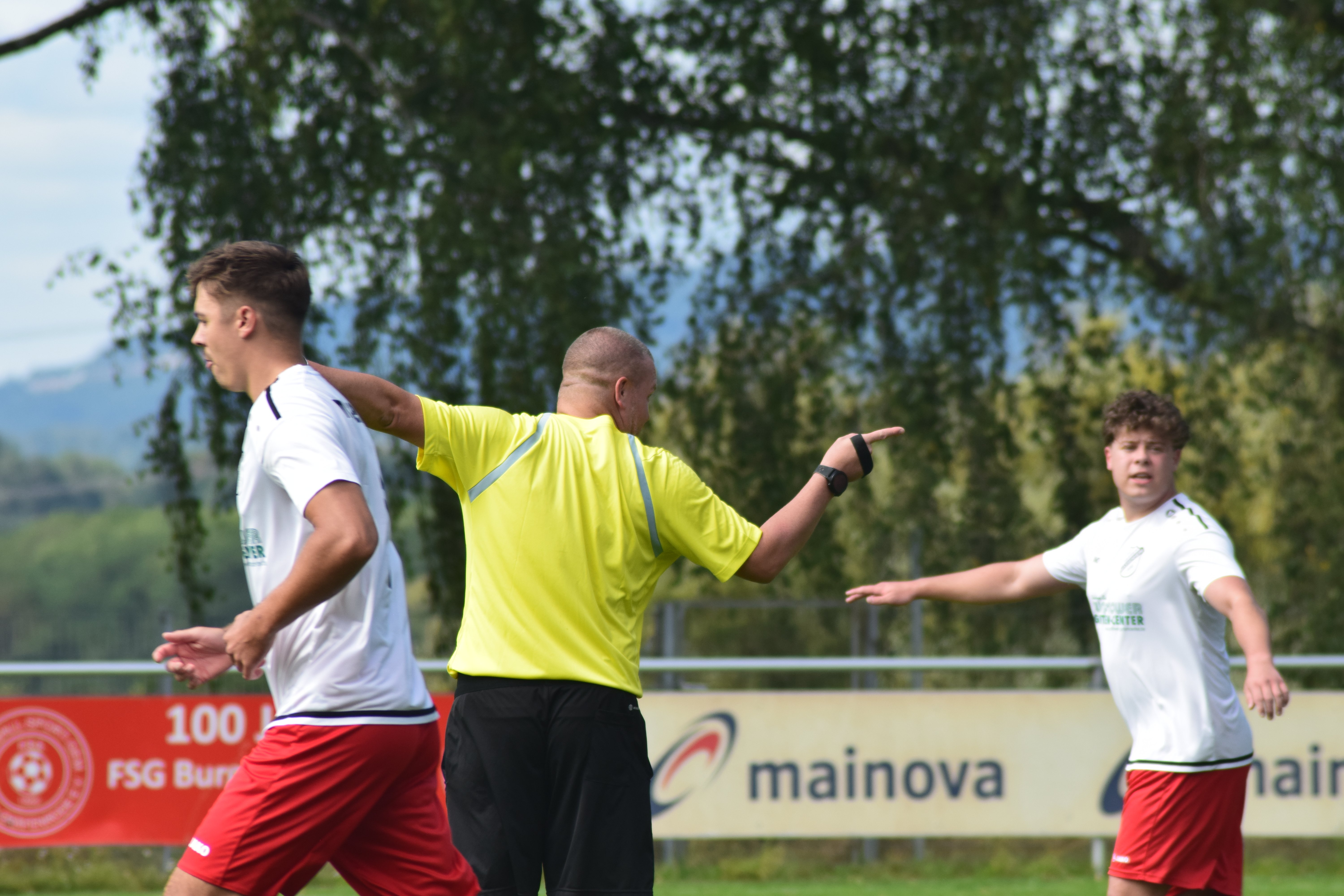 Burg-Gräfenrode-Massenheim (16).JPG